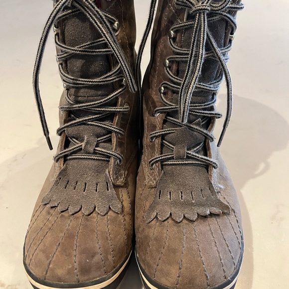 Sorel waterproof mid insulated boots size 7 - Picture 1 of 8